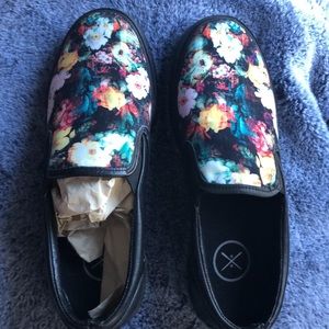 Inkkas Floral Slip On Sneakers